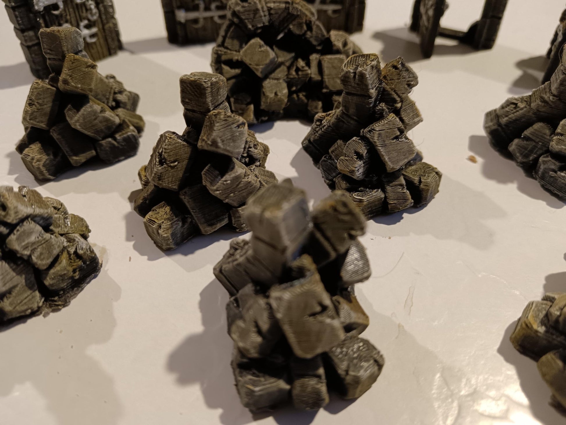 Kit Éboulis et Portes pour Plateau 3D HeroQuest – 6 Petits + 2 Grands Éboulis + 5 Portes – Impression 3D Peinte à la Main Fabriqué en France - 3Dpaint Game